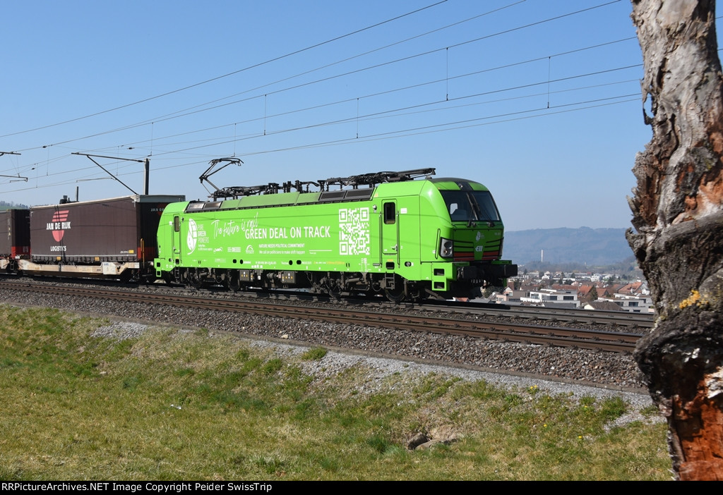 Vectron in Swiss freight transit Germany-Italy